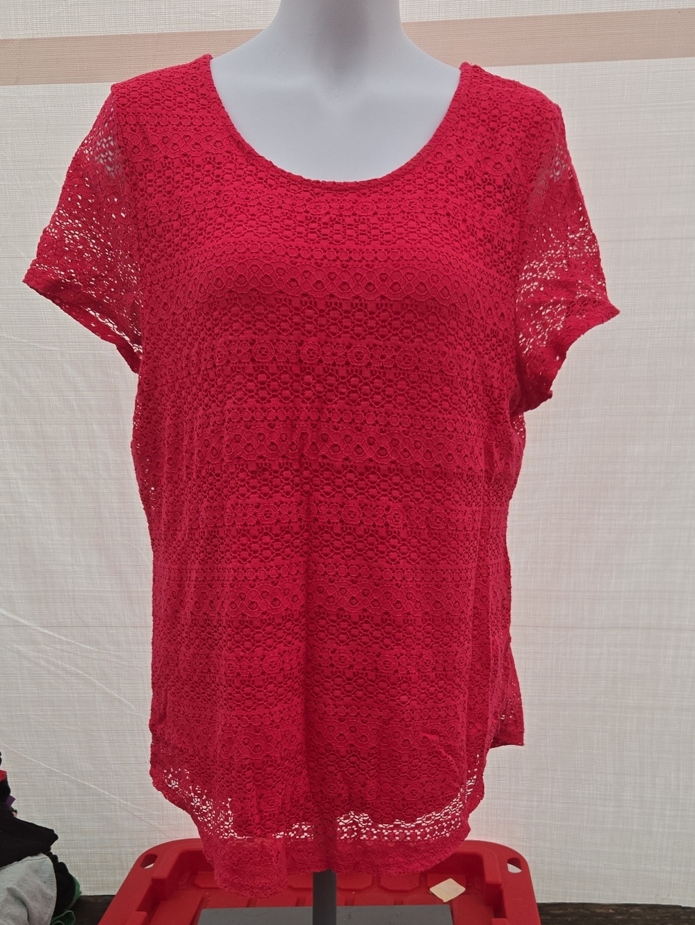 Leo & Nicole Red Lace Short Sleeve Blouse
